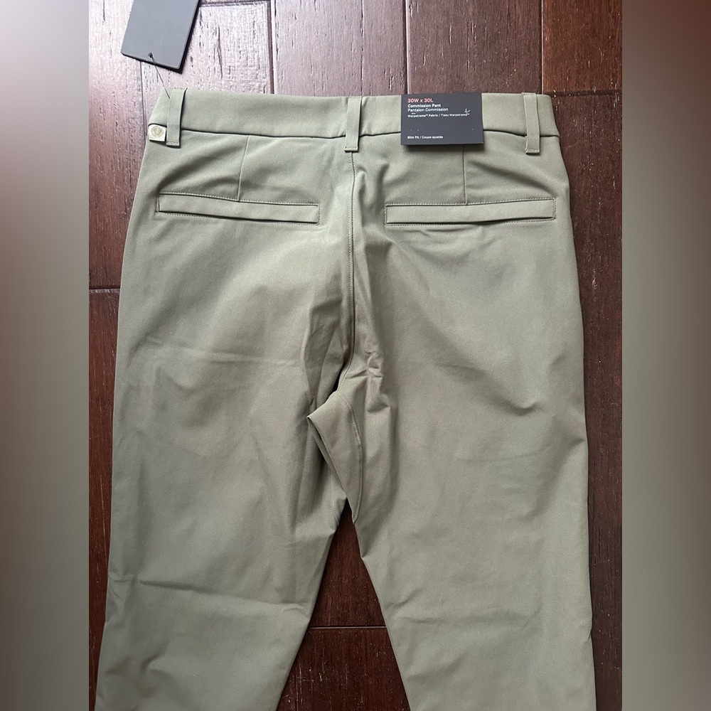 lululemon athletica Men's Khaki Flat Front Pants